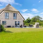 De Boeoei - Traumhaftes Reetdachhaus * Fehmarn
